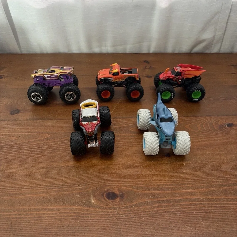 Hot Wheels Monster Jam Lot Of 5 Diecast 1:64 Scale Monster Trucks